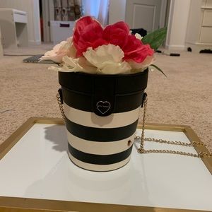 Unique Floral Piece!